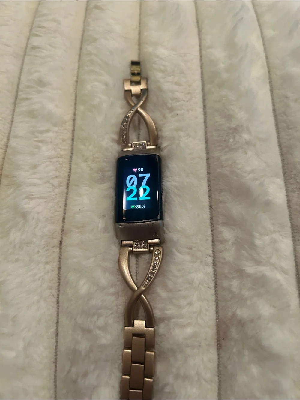Fitbit charge 6, Fitness Tracker with Gold Decorative Bracelet Strap